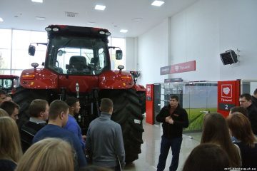 Seminars in the showroom of Ukrfarming